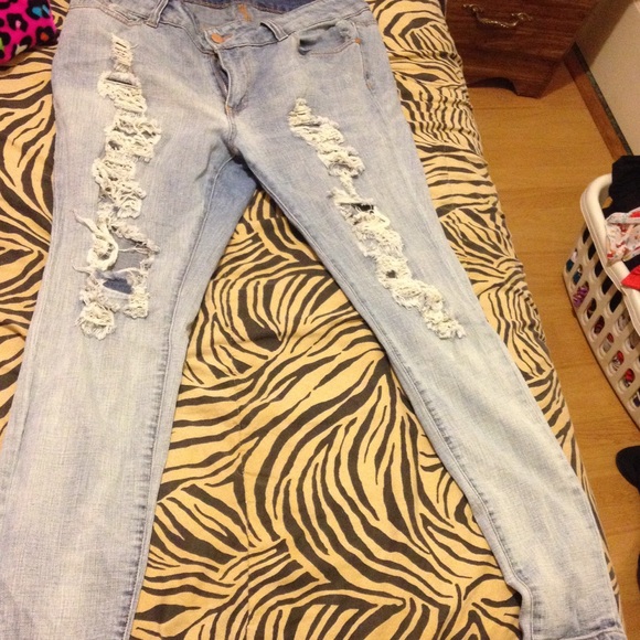 *REPOSHING* forever 21 skinny jeans