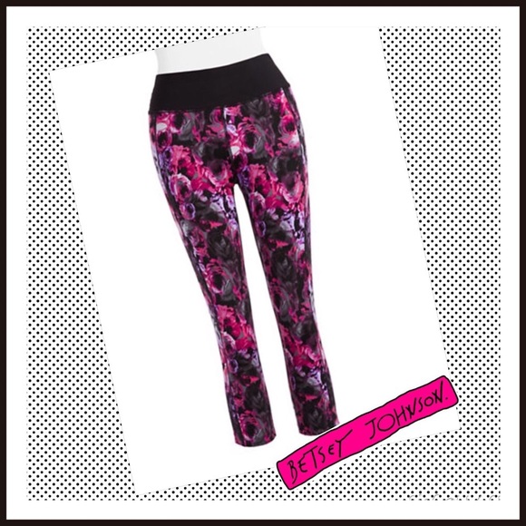 Betsey Johnson Pants - 🎀HP🎀BETSEY JOHNSON Performance Stretch Legging
