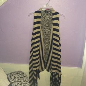 Knit tanktop fringe vest