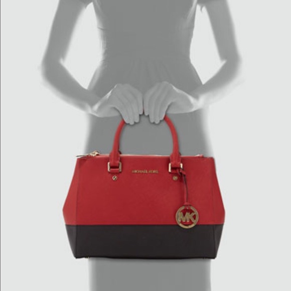 MICHAEL KORS Handbags - 🎉🎉HP:  INSTA CHIC 🎉🎉
