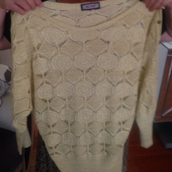 Top - Picture 2 of 2