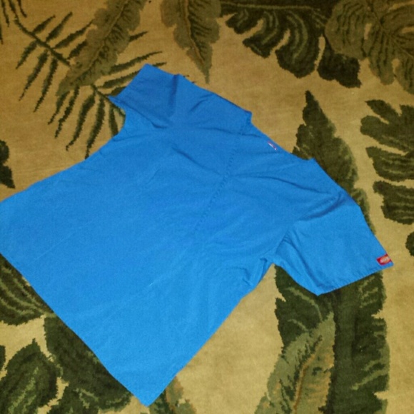 Scrub Top - Picture 2 of 3