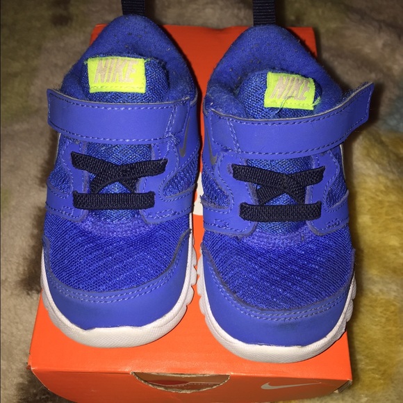 🚫SOLD🚫 Toddler Nike Size 6❤️ - Picture 2 of 4