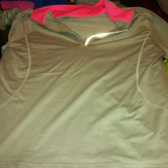 Long sleeve work out sweater