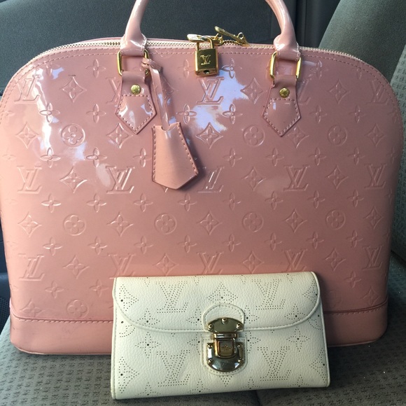 For chanelbutterfly