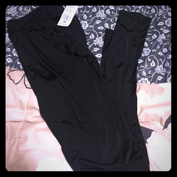 🚫SOLD NWT Skinny leg Joggers