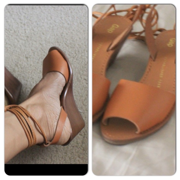 Gap String Sandal size 6 - Picture 3 of 4