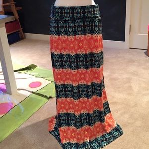 Printed maxi skirt fits like a M