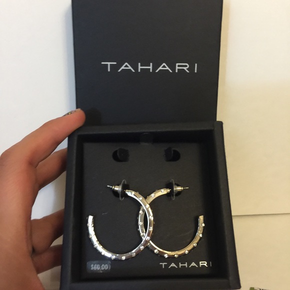 🎀SALE🎀Tahari loop earrings