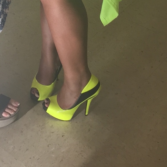 Jessica Simpson peep toe pumps