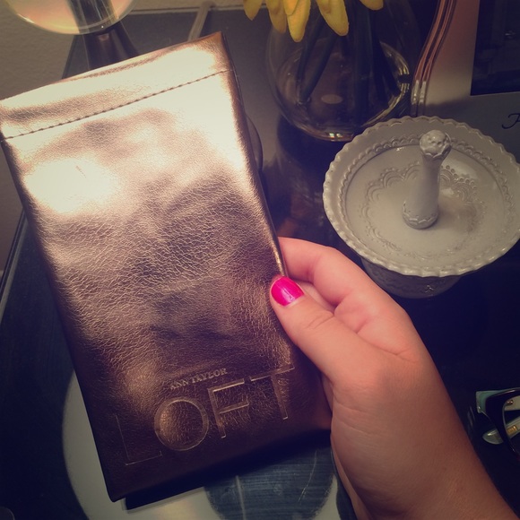 Ann Taylor Loft sunglasses case (soft)