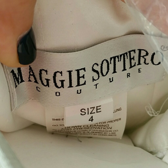Maggie Soterro wedding dress. - Picture 2 of 4
