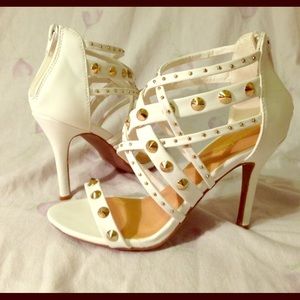 White gold studded heels😍