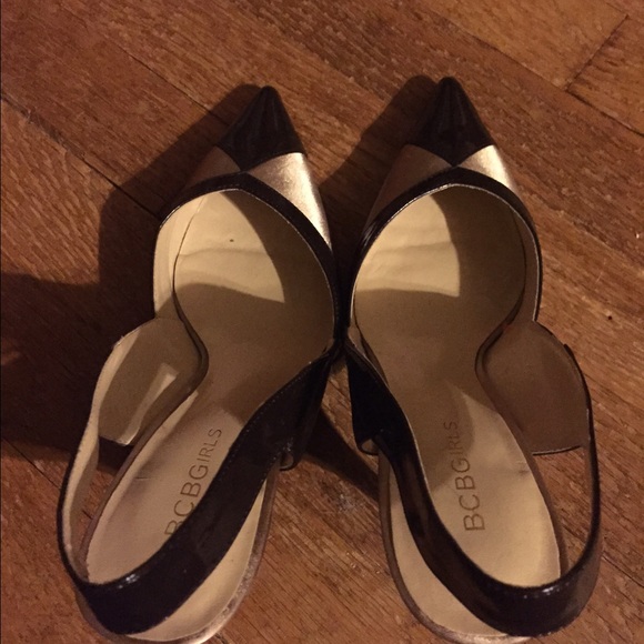 NFS donated Size 36 6 BCBG Black and Tan shoes - Picture 2 of 4