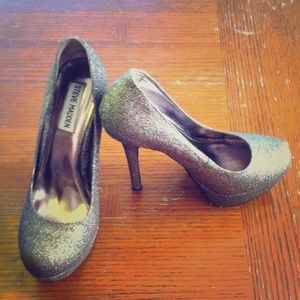 Steve Madden Silver glitter pumps