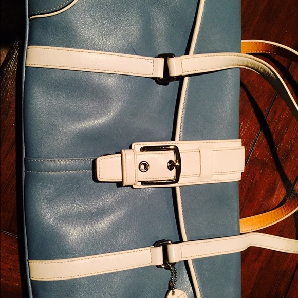 🎉SOLD🎉  More pictures of coach purse