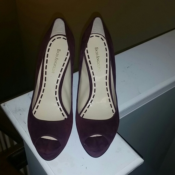 Enzo Angiolini suede plum pumps
