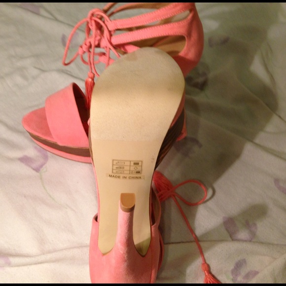 Sexy coral high heels - Picture 4 of 4