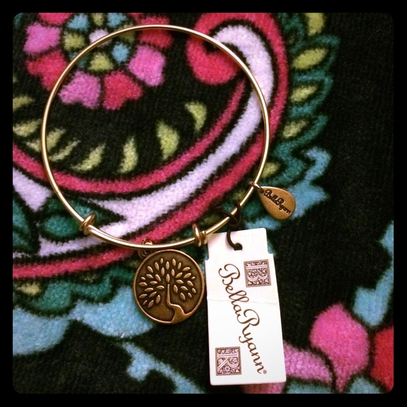 {Bella Ryann Adjustable Bangle}