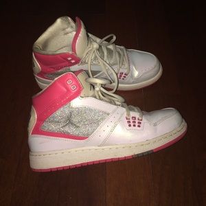 Women's size 6 Jordan's.