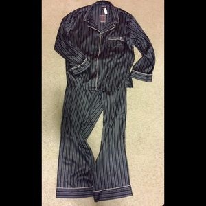 Silk Victoria's Secret pajama set NWOT 🎀
