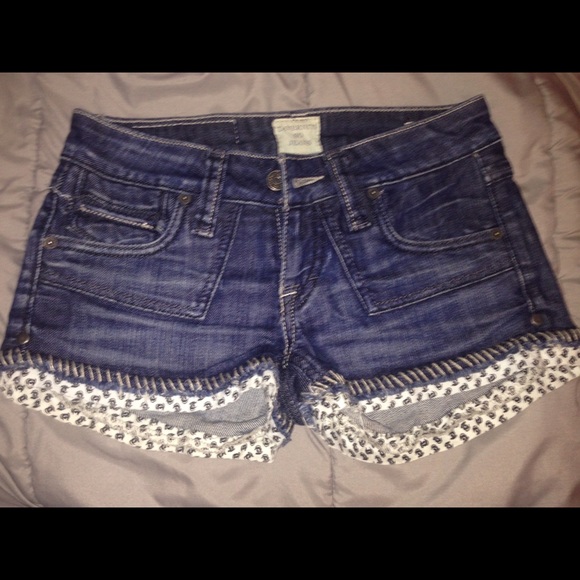 Traverniti So Jean shorts. Size 24