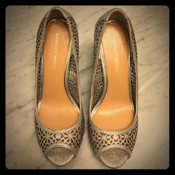 Badgley Mischka silver peep toe heels