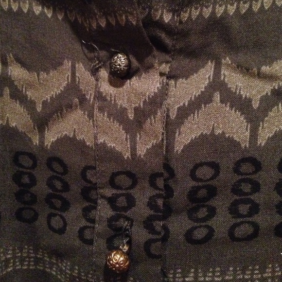 Olive Patterned Button Up Tank - Picture 3 of 3