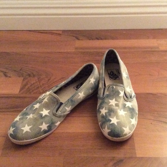 Fun Demin colored slip on vans with stars