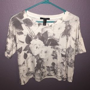 Grey&white floral crop top