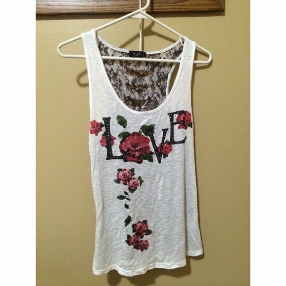 Tank top. 💘
