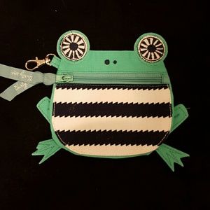 Thirty-one icon "frog" coin purse