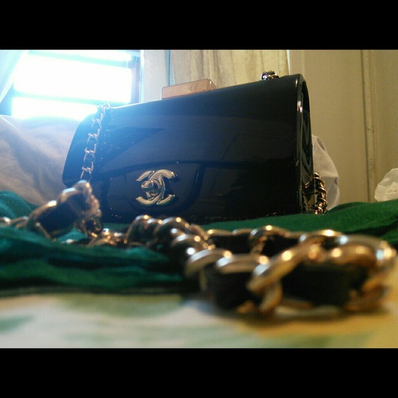 chanel acrylic bag