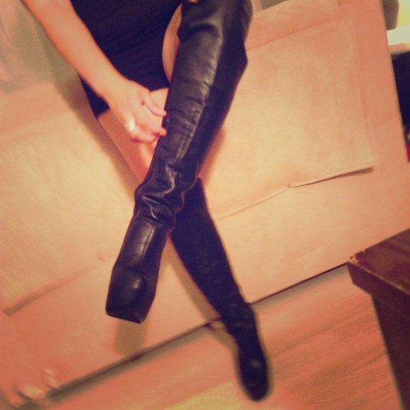 Stiletto knee high black boots sz9