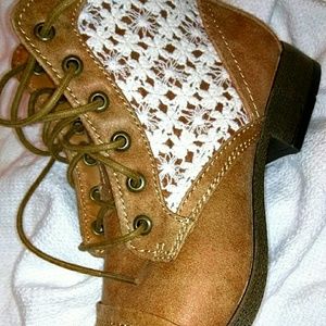 Stylish Women's Combat Boots