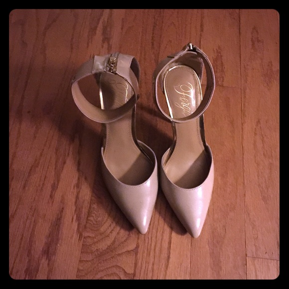 Nude Fergie Pumps