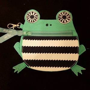 Thirty-one icon "frog" coin purse