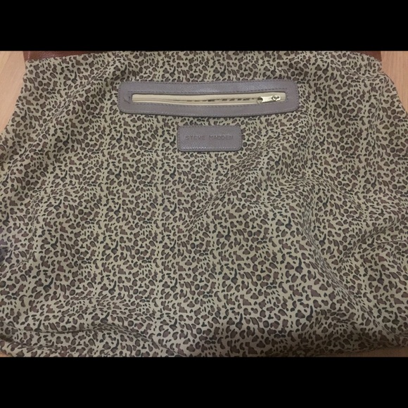 Photos of inside tri-colored Steve Madden handbag - Picture 2 of 4