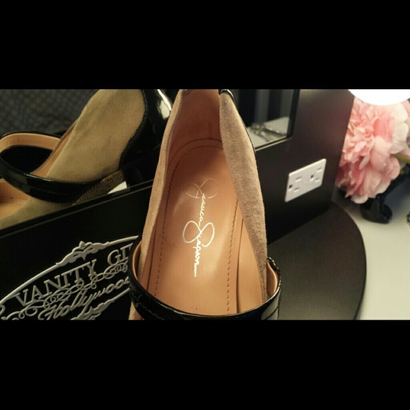 Jessica Simpson Mary Jane Platform Heels. - Picture 3 of 4