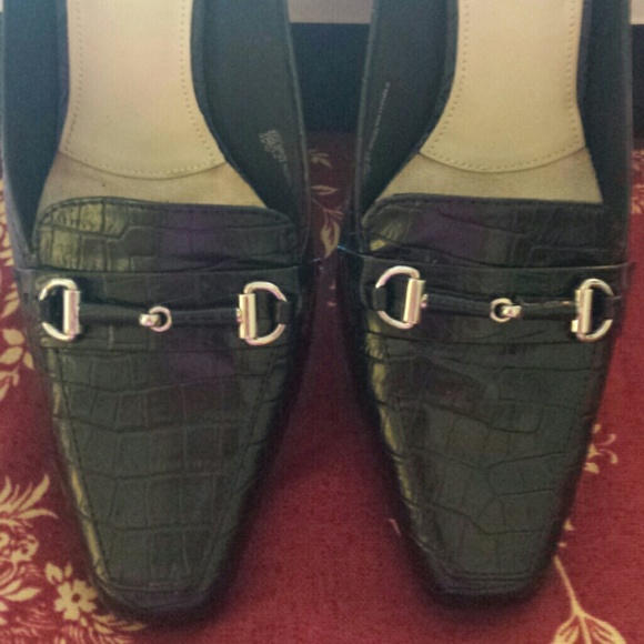 East 5th Black Croc Print Mule with short heel - Picture 2 of 3