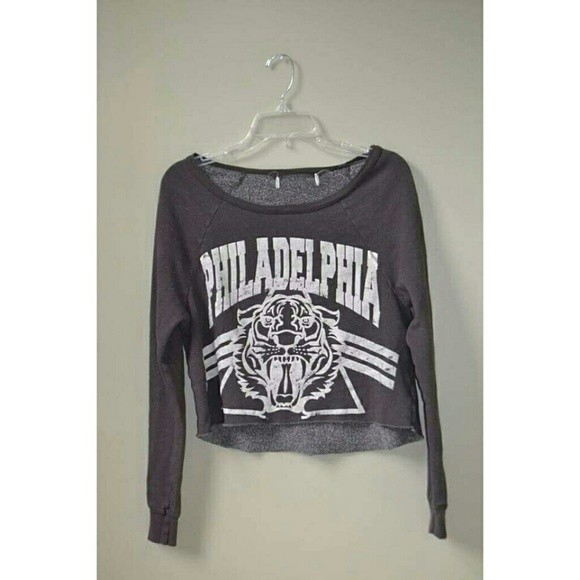 Philadelphia cropped top