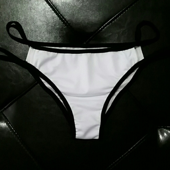 SOLD! White Color Block Bikini Set - Picture 3 of 4