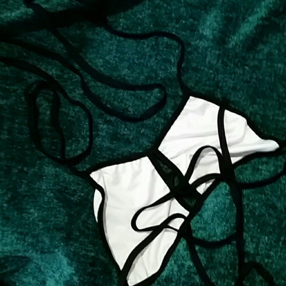 SOLD! White Color Block Bikini Set - Picture 4 of 4