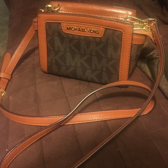 Authentic Michael Kors crossbody