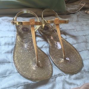 ✨GOLD BCBG SANDALS ✨