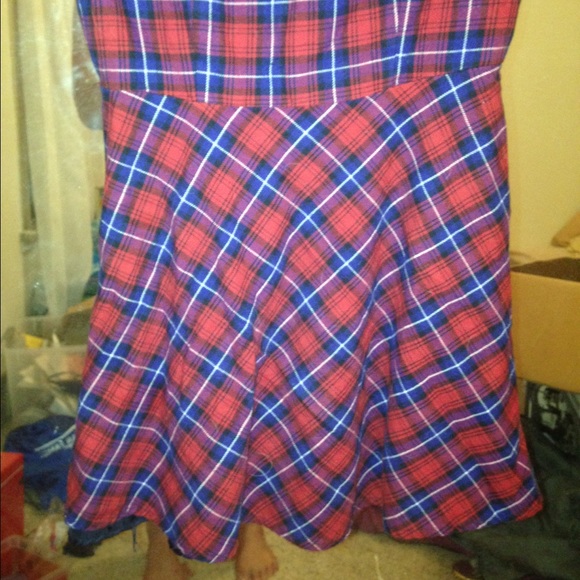 Dress - Picture 2 of 4