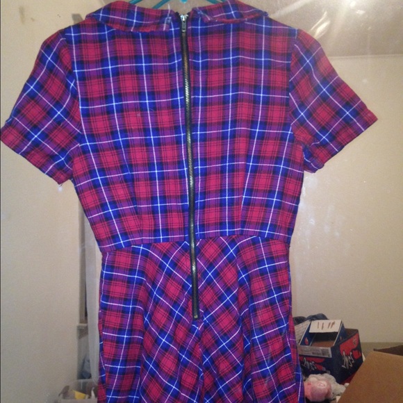 Dress - Picture 4 of 4