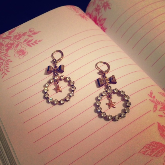 Betsey Johnson Accessories - Betsey Johnson Starfish Earrings 🎀