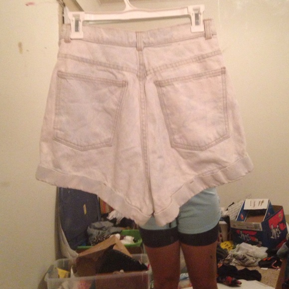 Highwaisted shorts - Picture 3 of 3