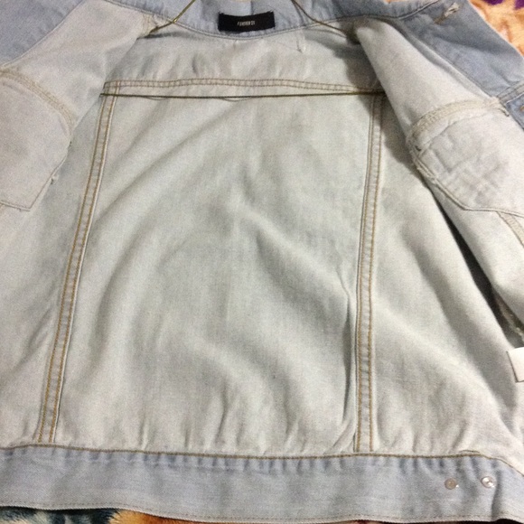 Jean jacket , Brand New!!! NWOT - Picture 2 of 3
